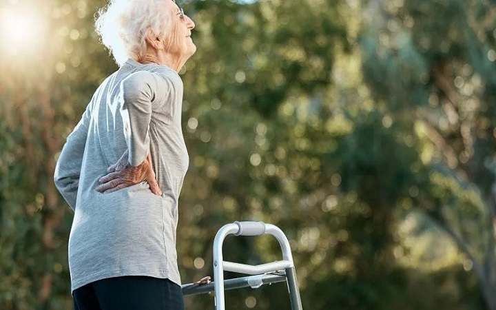      Osteoporoza. Objawy, przyczyny, leczenie i profilaktyka        
