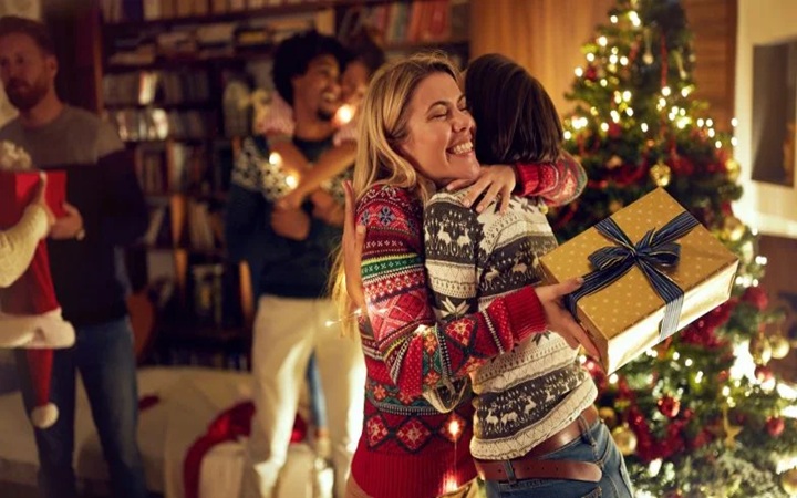         Prezentownik świąteczny. Jakie podarunki ucieszą Twoich bliskich?           