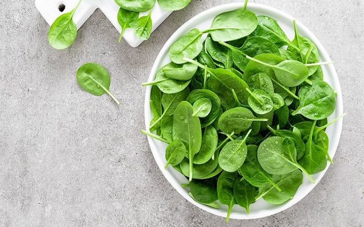    Szpinak. Czy warto go jeść?      