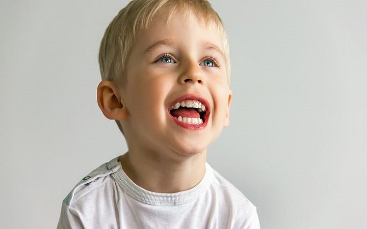                      Radosne marionetki. Jak objawia się zespół Angelmana?                        