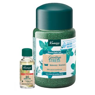 Zestaw Kneipp Goodbye Stress Rozmaryn i Mięta, kryształki do kąpieli z soli mineralnej, 500 g + olejek do ciała, grejpfrut, szafran, oliwa, 20 ml za 1 grosz - zdjęcie produktu