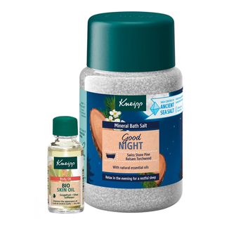 Zestaw Kneipp Good Night Szwajcarska Pinia i Amyris, kryształki do kąpieli z soli mineralnej, 500 g + olejek do ciała, grejpfrut, szafran, oliwa, 20 ml za 1 grosz - zdjęcie produktu