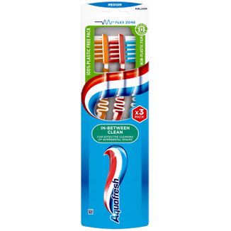 Zestaw Aquafresh In-between Clean, szczoteczka do zębów, medium, 3 sztuki - zdjęcie produktu