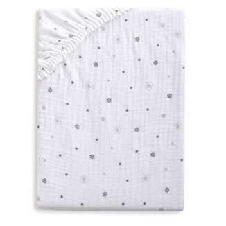 BabyMatex, prześcieradło muślinowe z gumką 60 cm x 120 cm, Muslin Design, białe w gwiazdki - zdjęcie produktu