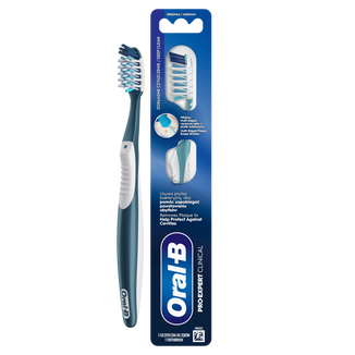 Oral-B Cross Action Pro-Clean Clinical, szczoteczka do zębów, średnia, 1 sztuka - zdjęcie produktu
