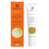 BasicLab Protecticus, tonująca ultralekka emulsja ochronna, SPF 50, 40 ml - miniaturka zdjęcia produktu